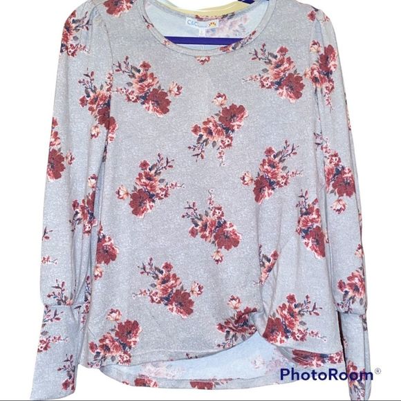 NWT C&C California Gray Floral Soft Knotted Front Knit Top - Picture 1 of 6